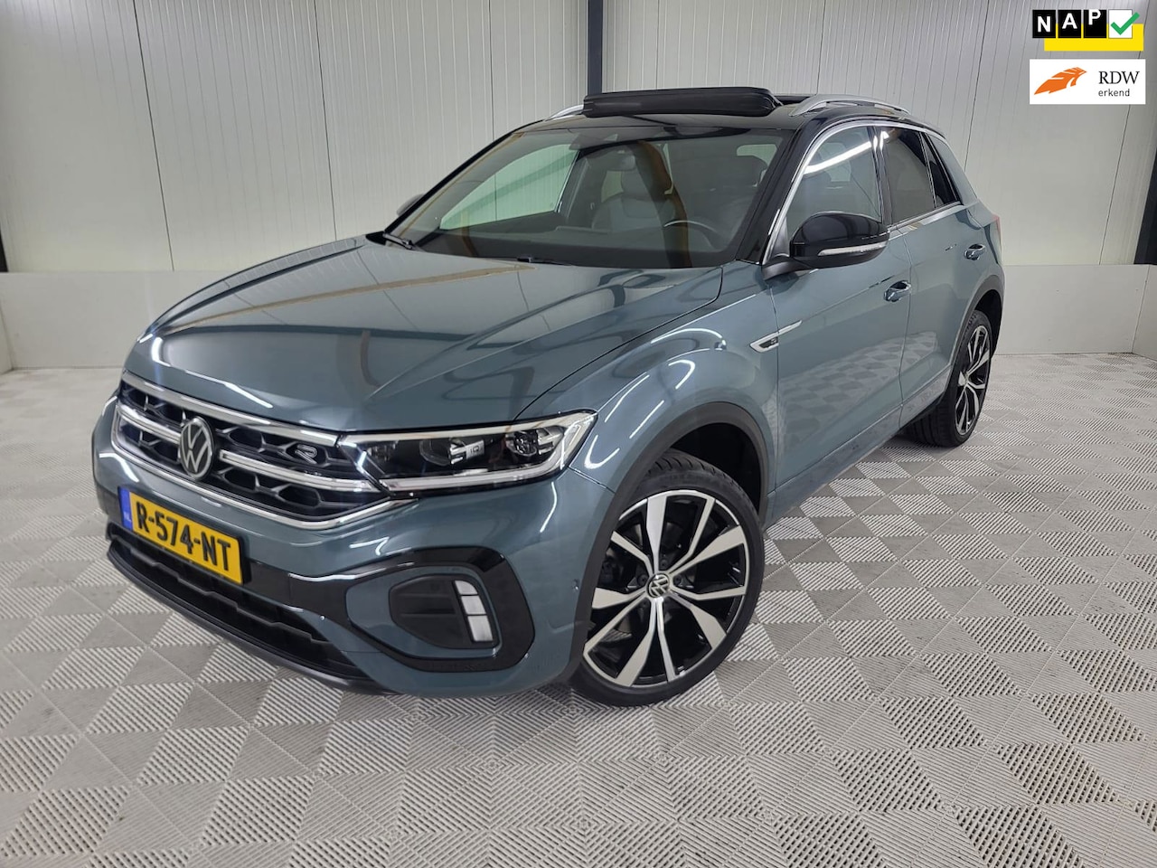 Volkswagen T-Roc - 1.5 TSI R-Line Business 1.5 TSI R-Line Business+, Automaat, Panodak, Afneembare trekhaak, Camera, Carplay - AutoWereld.nl