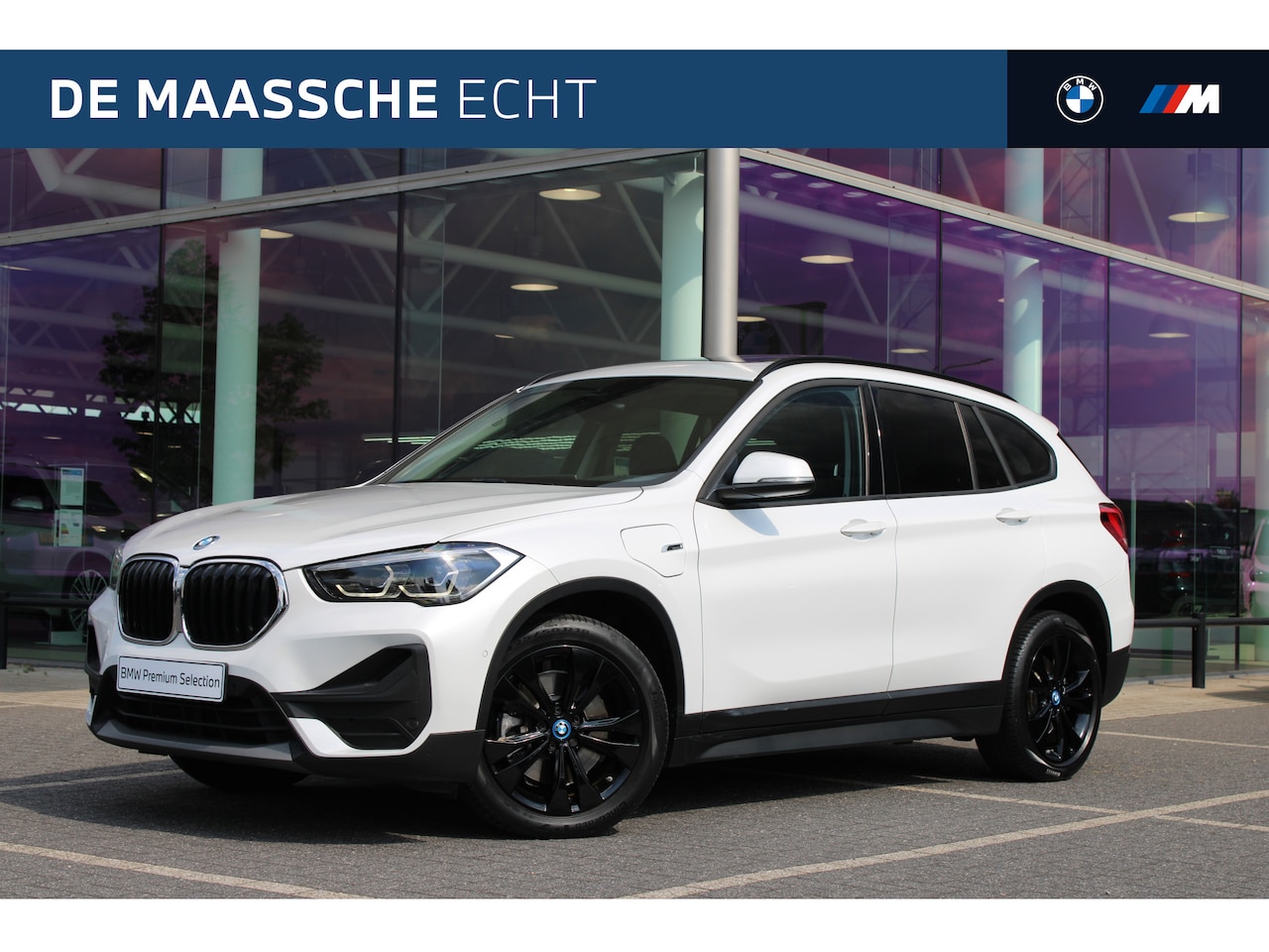BMW X1 - xDrive25e High Executive Automaat / Panoramadak / Achteruitrijcamera / Comfort Access / LE - AutoWereld.nl