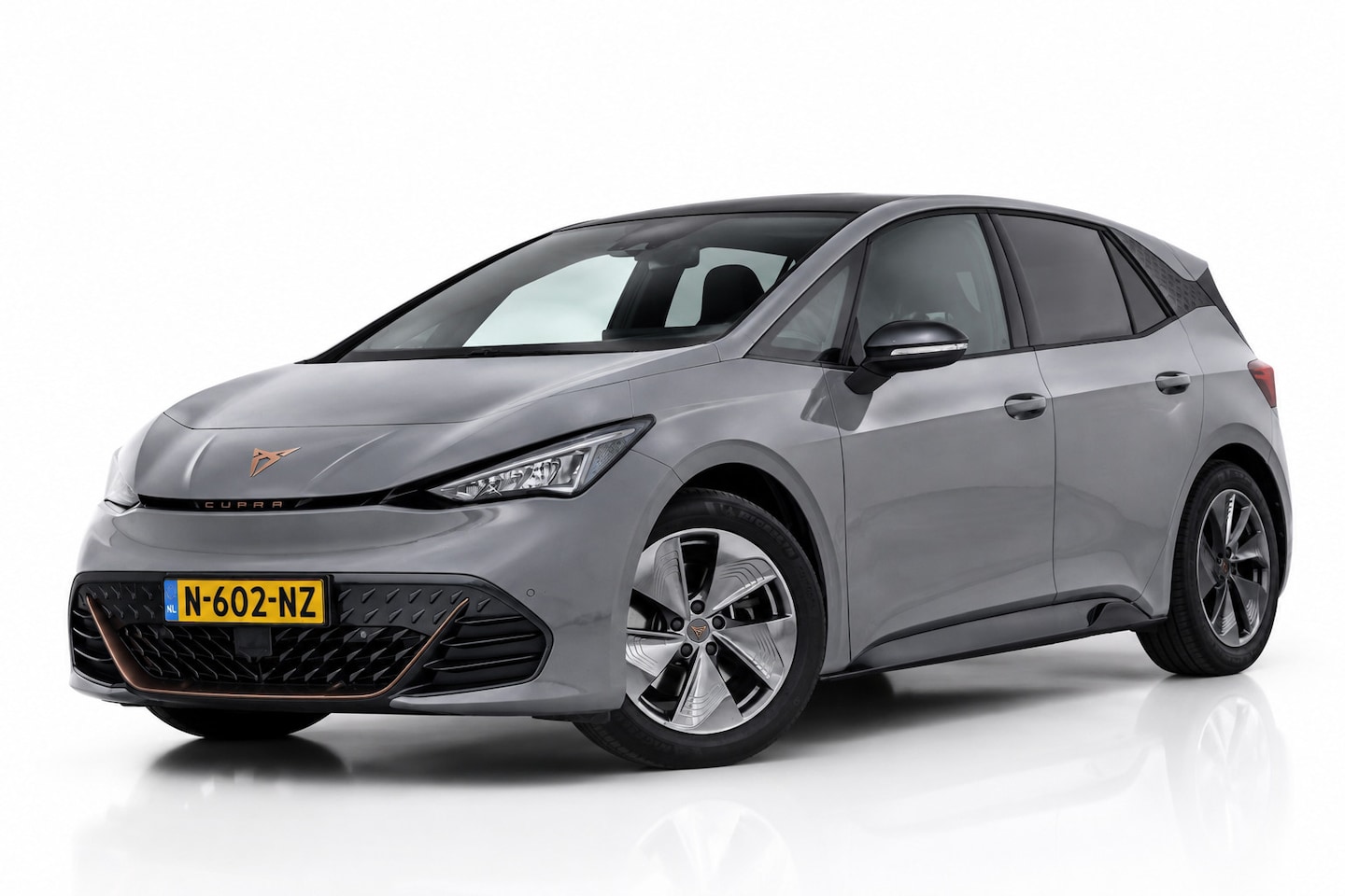 CUPRA Born - Business One 62 kWh SOH 93.2% | STOELVERWARMING | CAMERA | NAP | APPLE CARPLAY | ANDROID A - AutoWereld.nl
