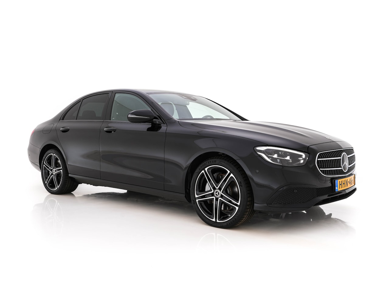 Mercedes-Benz E-klasse - 300 de Exclusive Line (Plug-in) (INCL.BTW) Aut. *LEATHER-FABRIC | FULL-LED | AMBIENTLIGHT - AutoWereld.nl