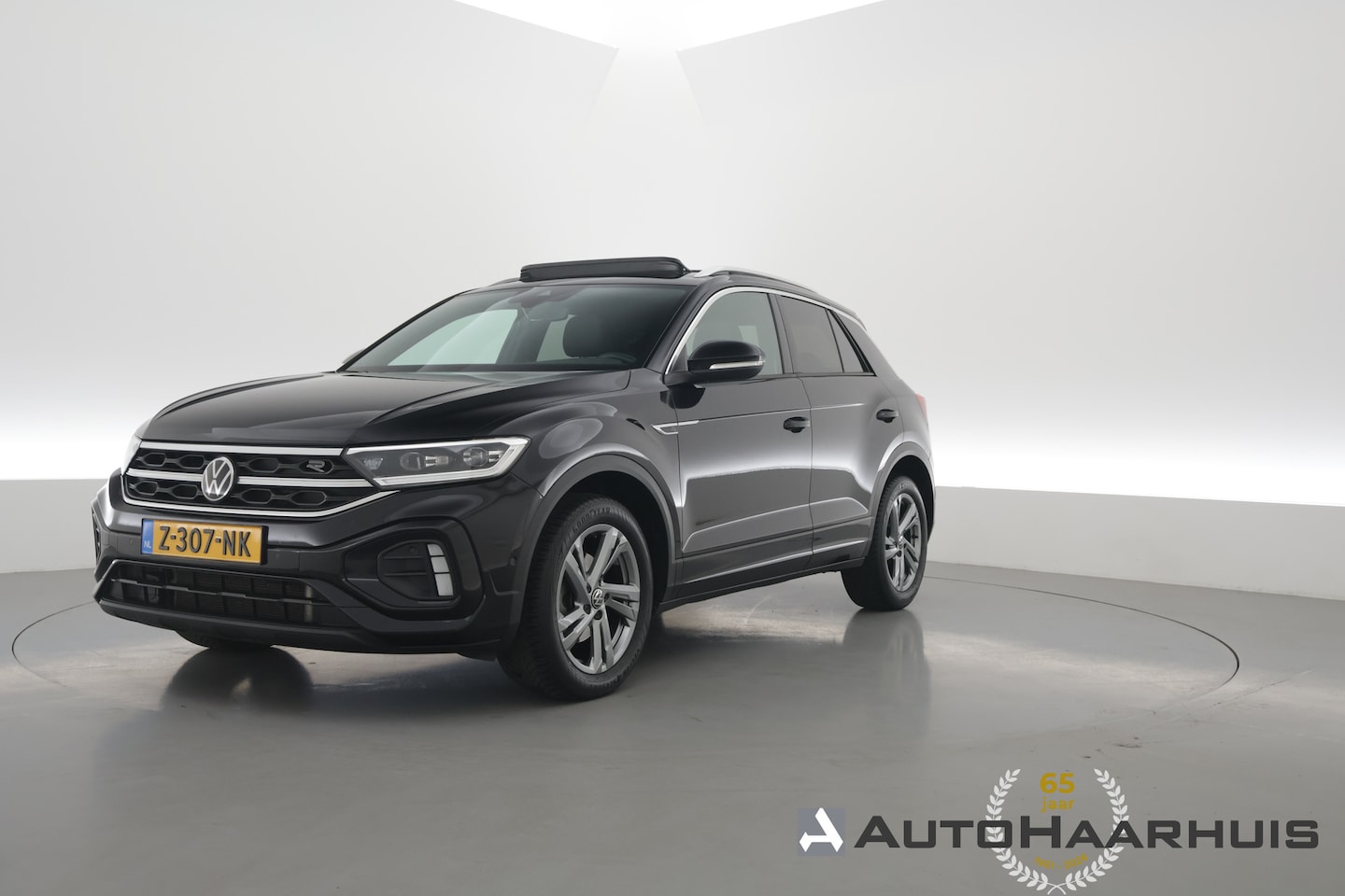 Volkswagen T-Roc - 1.5 TSI R-Line | Rijklaar!! | Pano | IQ Lights | Camera | Adapt. Cruise | Trekhaak | Stoel - AutoWereld.nl