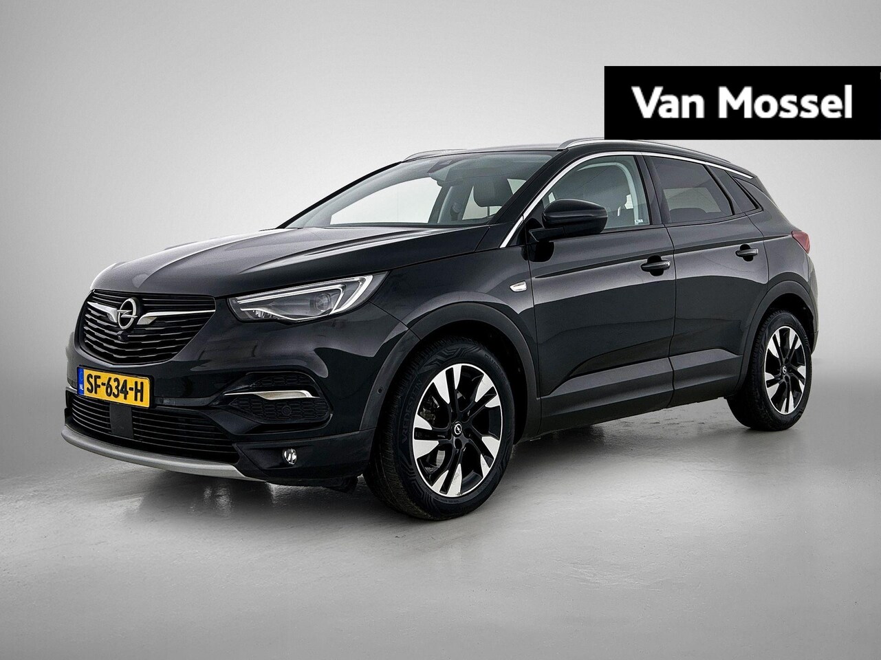 Opel Grandland X - 1.2 Turbo Innovation | Leder | Navigatie | Stoelverwarming/Verkoeling | Trekhaak - AutoWereld.nl