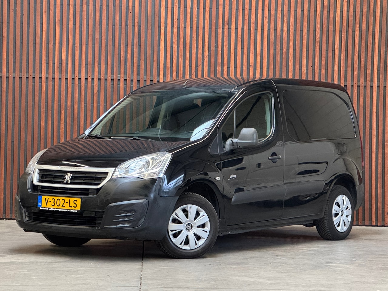 Peugeot Partner - 120 1.6 BlueHDi 100 L1 Premium S&S AUT-CRUISE-PDC-ELEK PAKKET-AUX-BT/AUDIO - AutoWereld.nl