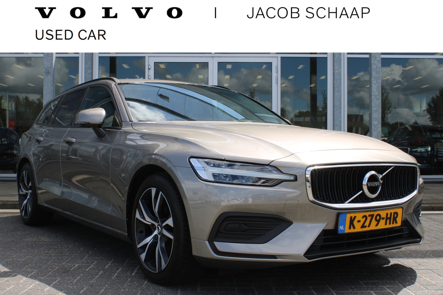 Volvo V60 - B3 164PK Automaat Momentum Advantage | Adapt. Cruise | PDC + Camera | BLIS | AppleCarplay - AutoWereld.nl