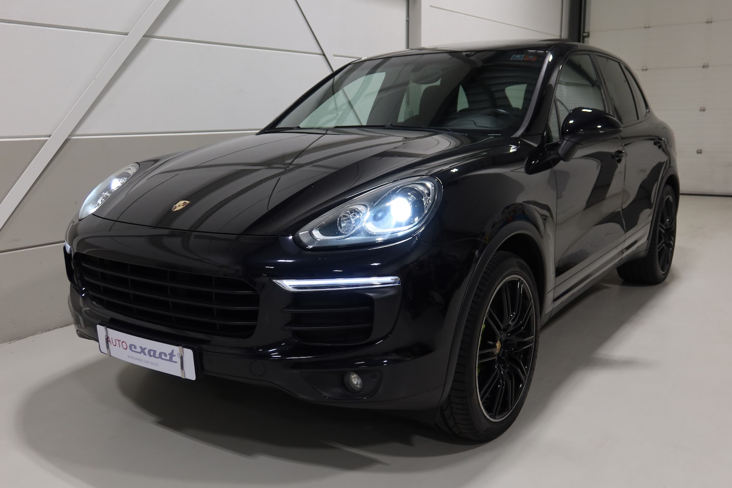 Porsche Cayenne - 3.0 S E-Hybrid I ketting nieuw I org NL I Panoramadak - AutoWereld.nl