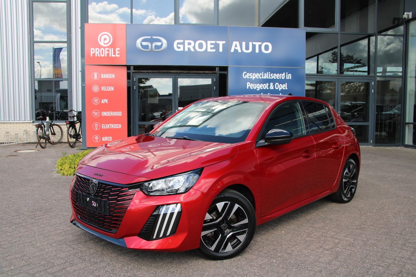 Peugeot 208 - 1.2 PureTech 100pk Allure Airco Navi Camera Carplay Keyless Zeer mooi - AutoWereld.nl