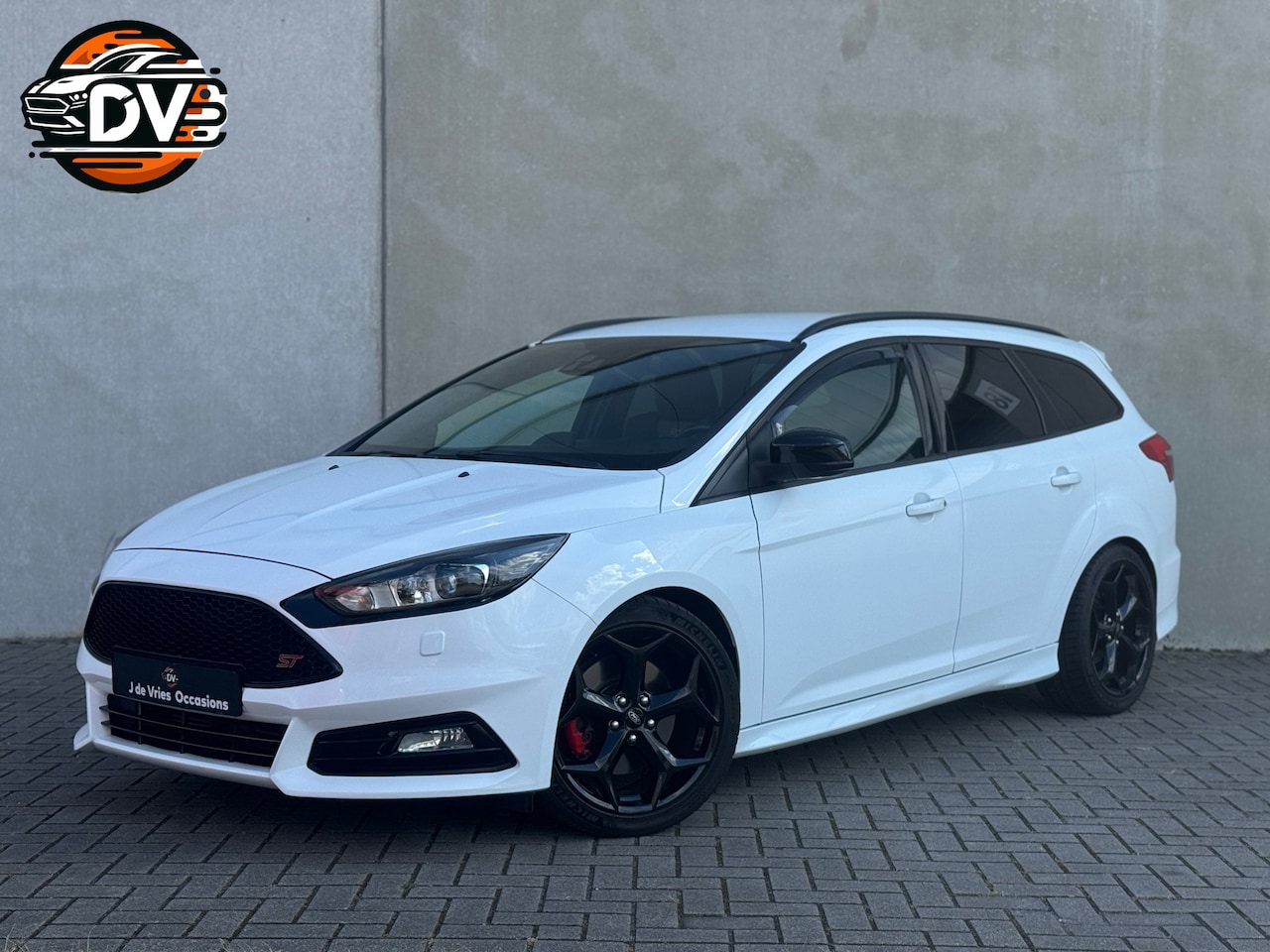 Ford Focus Wagon - 2.0 ST-3 NAV STL VERW LED LMV BOMMETJE - AutoWereld.nl