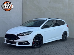 Ford Focus Wagon - 2.0 ST-3 NAV STL VERW LED LMV BOMMETJE