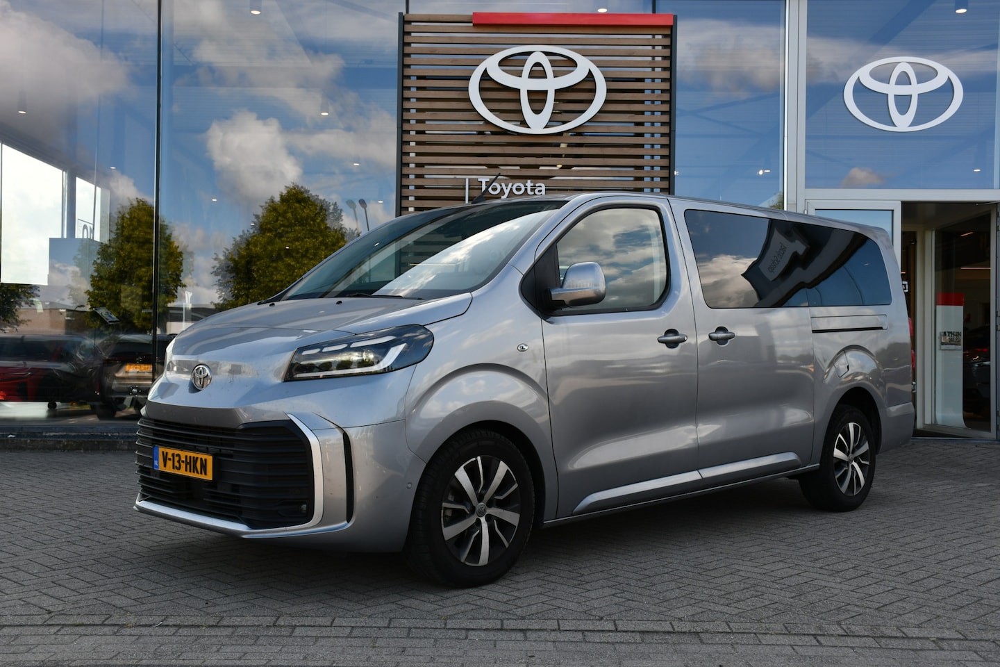 Toyota ProAce Worker - 2.0 D-4D Professional DC Automaat 177pk | Keyless entry | Cruise control adaptief | Stoelv - AutoWereld.nl