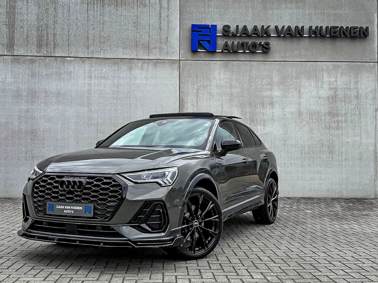 Audi Q3 Sportback - 45TFSI e 245pk S-Tronic Competition S Edition S-Line 1éEig Audi Exclusive|Pano|Sonos|Ambia - AutoWereld.nl