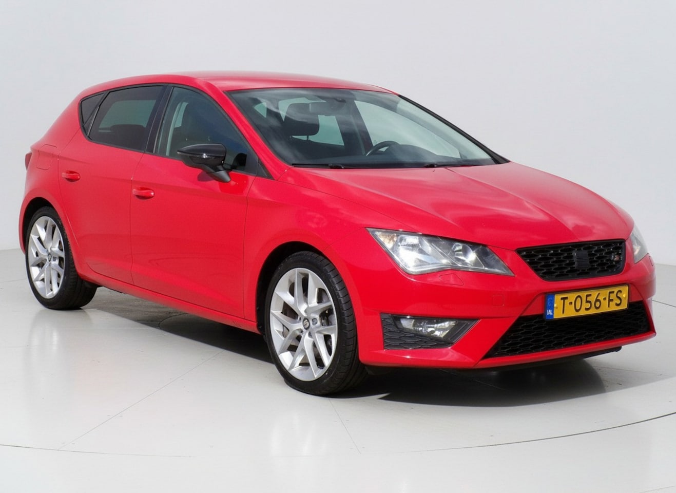SEAT Leon - 1.8 TSI FR Business|Cruise|PDC|BT|Clima|Stoelverw. - AutoWereld.nl