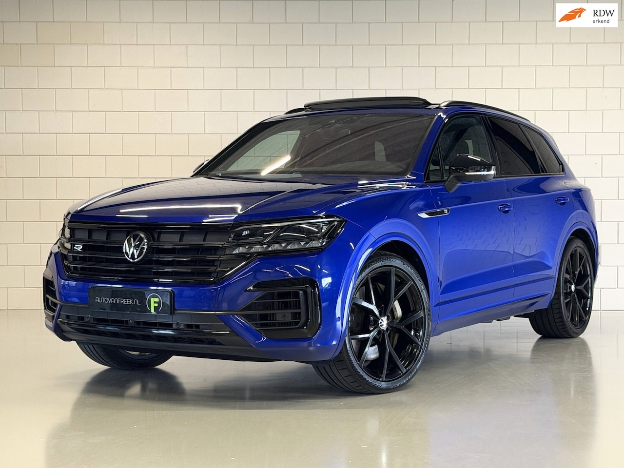 Volkswagen Touareg - 3.0 TSi eHybrid 4MOTION R Puglia | LUCHTVERING | PANO | MASSAGE | KOELING | TREKHAAK | 22 - AutoWereld.nl