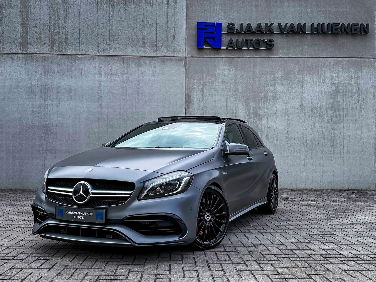 Mercedes-Benz A-klasse - 45 AMG 4-Matic 381pk! 2é Eig|Designo Magno Grey|Performance stoelen+Memory|Perf. uitlaat|R - AutoWereld.nl