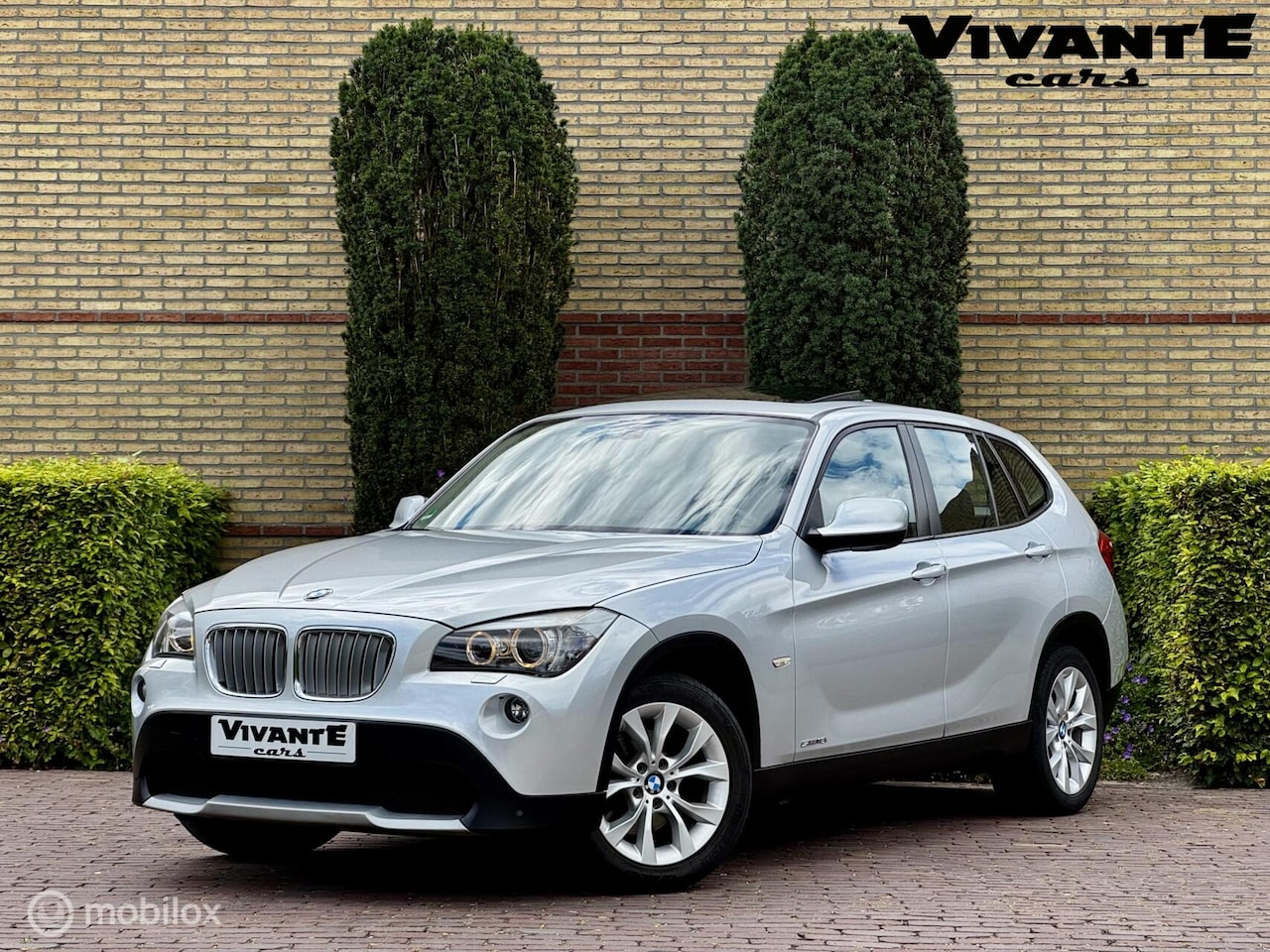 BMW X1 - sDrive18i Executive Pano*Leder*Cruise*Stoel.vrw*Clima - AutoWereld.nl