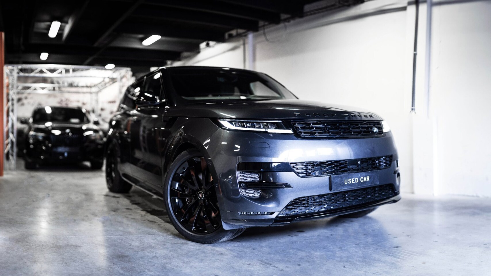 Land Rover Range Rover Sport - 3.0 P550e Autobiography PHEV Black Pack|23" Inch|PANO|Carpathian Grey|Trekhaak|Winter & Co - AutoWereld.nl