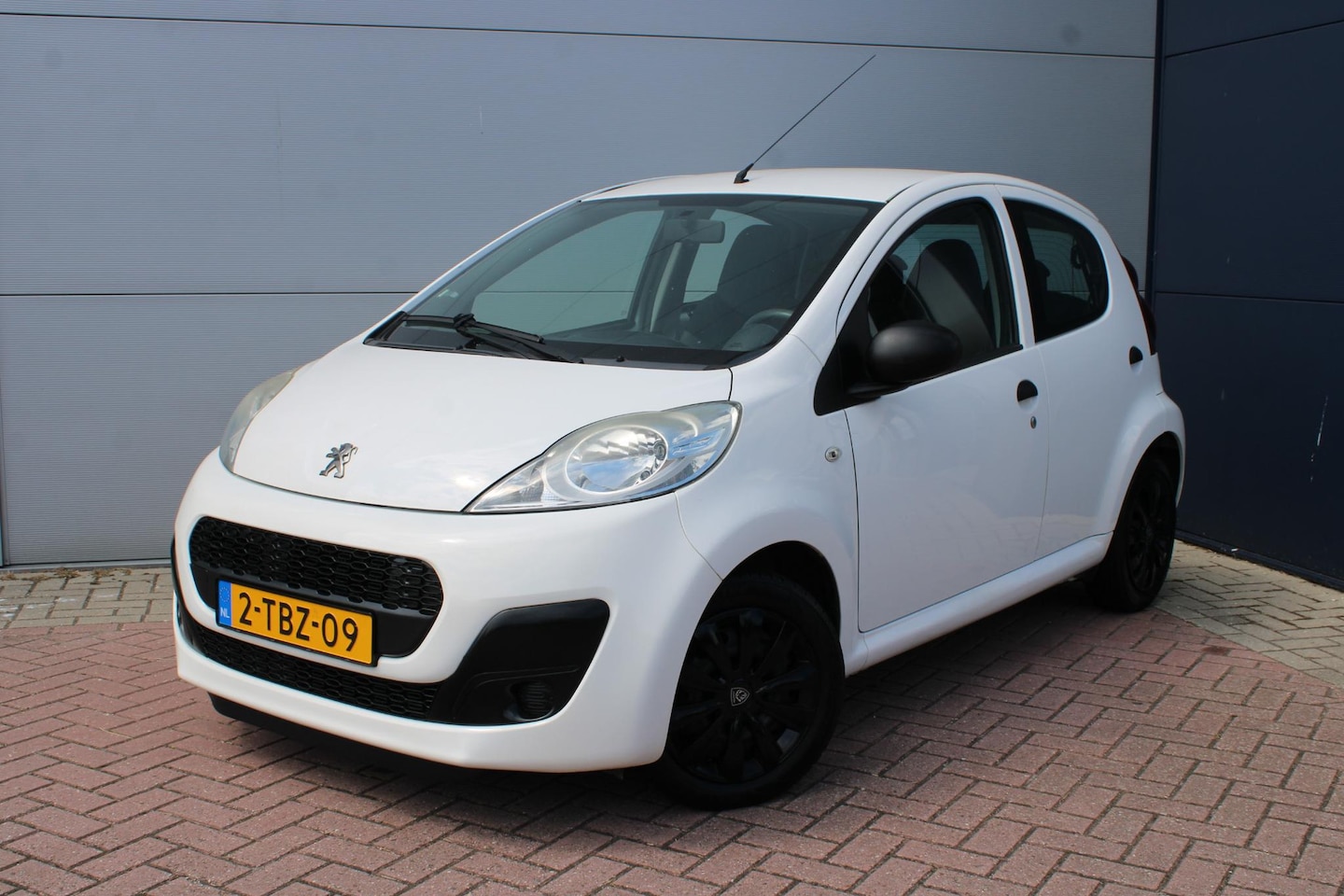 Peugeot 107 - 1.0 Access Accent 5-drs Airco met nieuwe APK, Zeer mooi - AutoWereld.nl