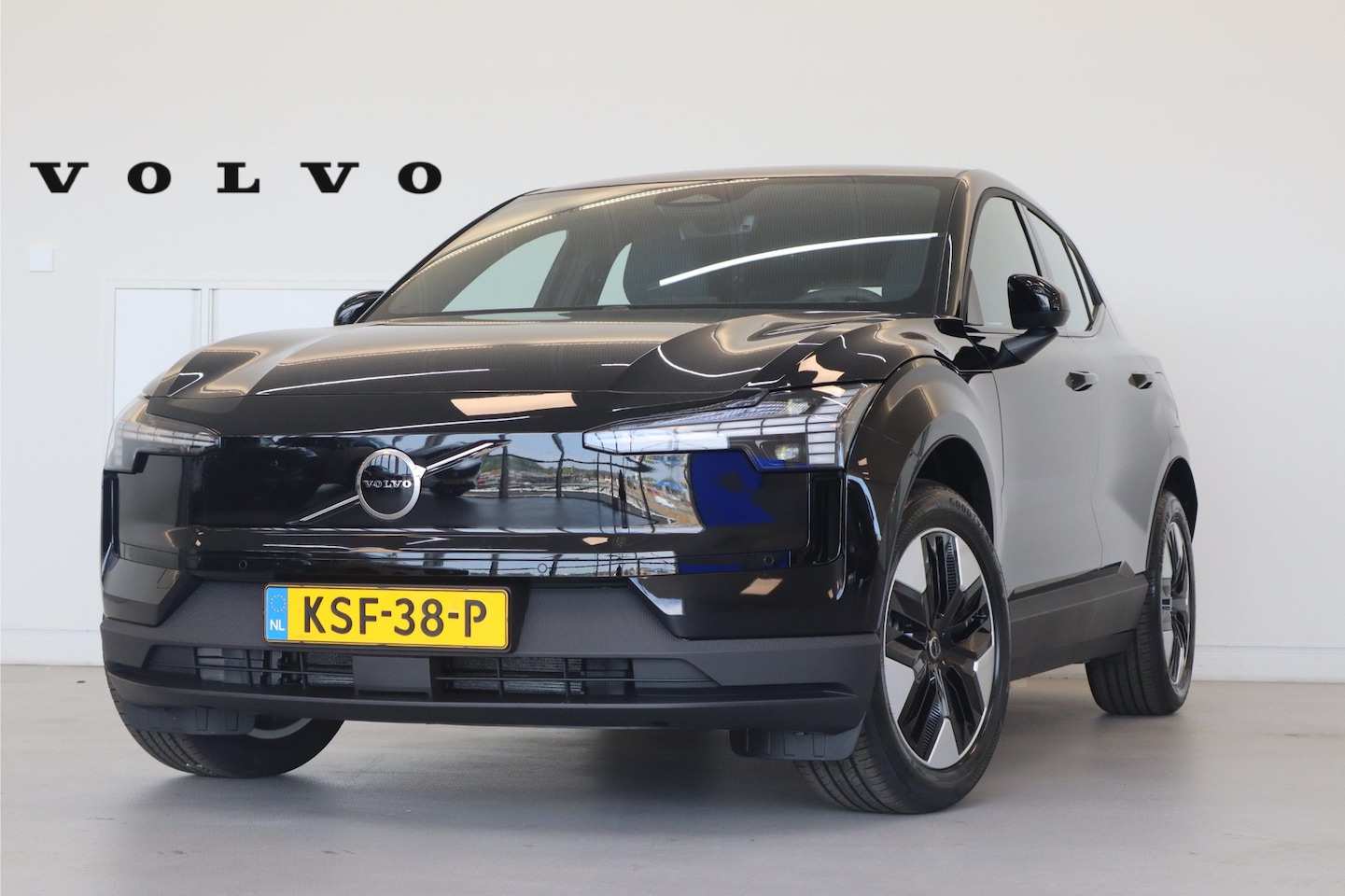 Volvo EX30 - P3 150PK Long Range Plus Europa 69kWh | Stoel&Stuur Verw. | Elec Stoelen | HK Audio - AutoWereld.nl