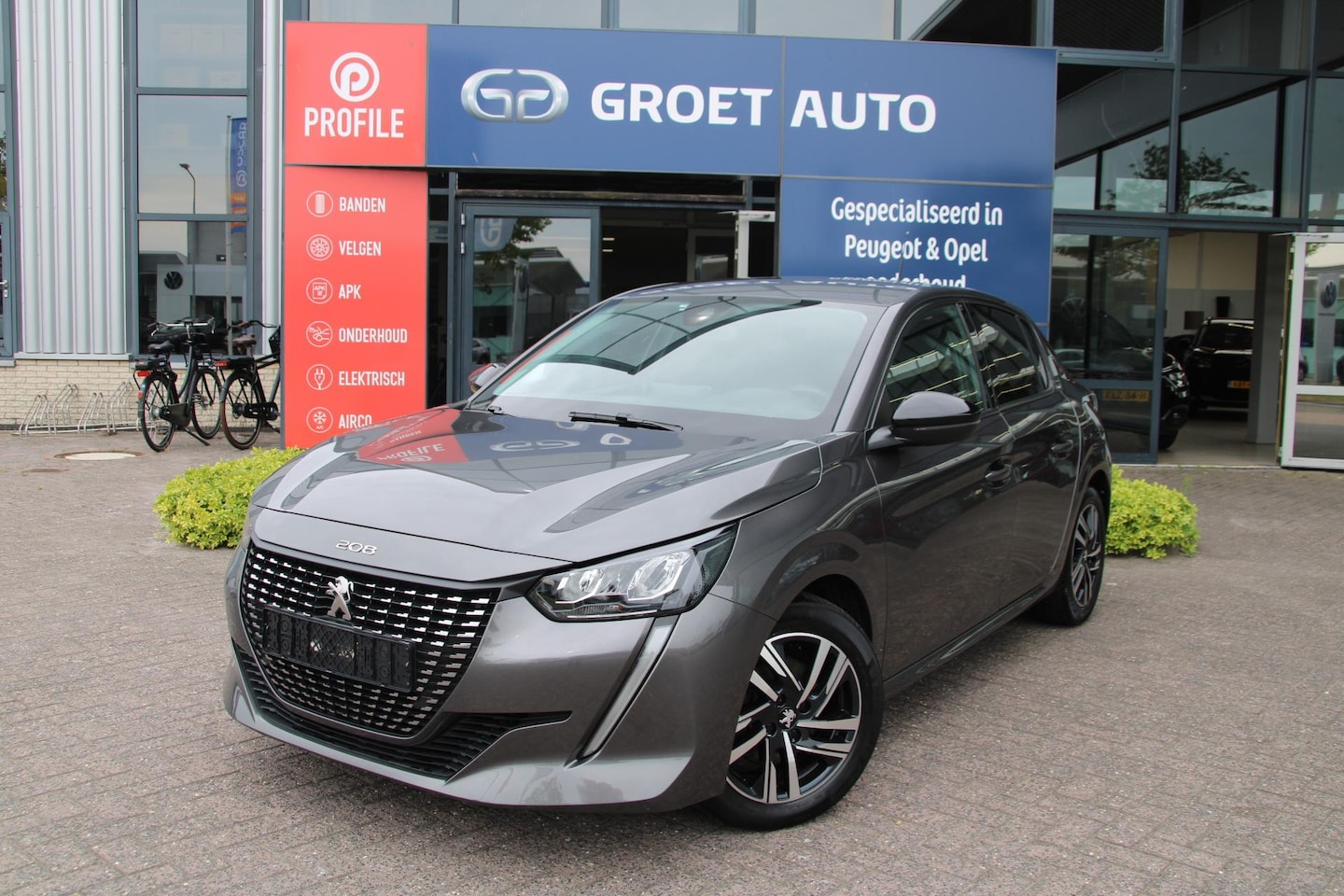Peugeot 208 - 1.2 PureTech 100pk Allure Airco Carplay Parkeersensoren Zeer mooi - AutoWereld.nl
