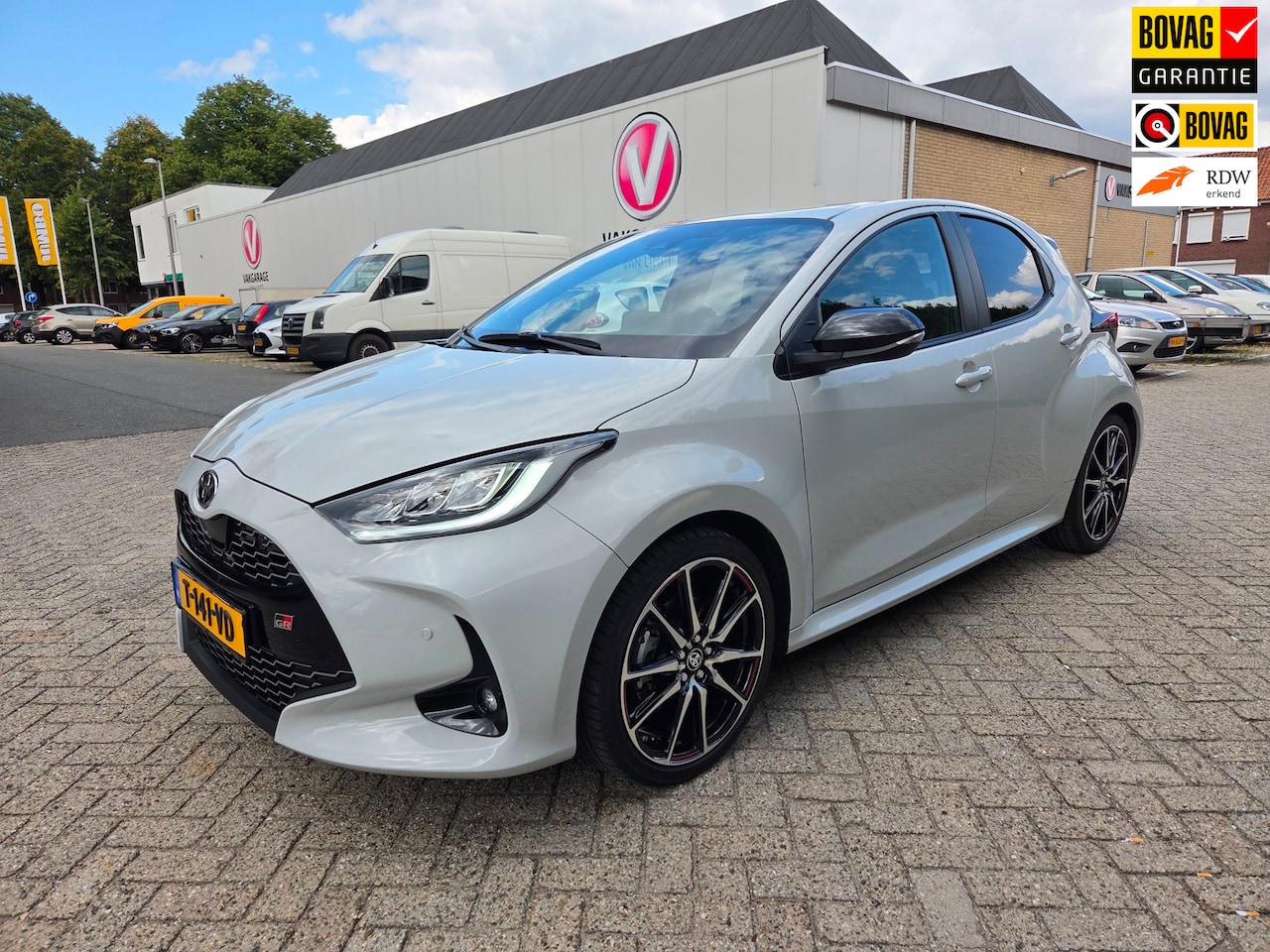 Toyota Yaris - 1.5 Hybrid GR Sport | zeer nette staat, slechts 15749km - AutoWereld.nl