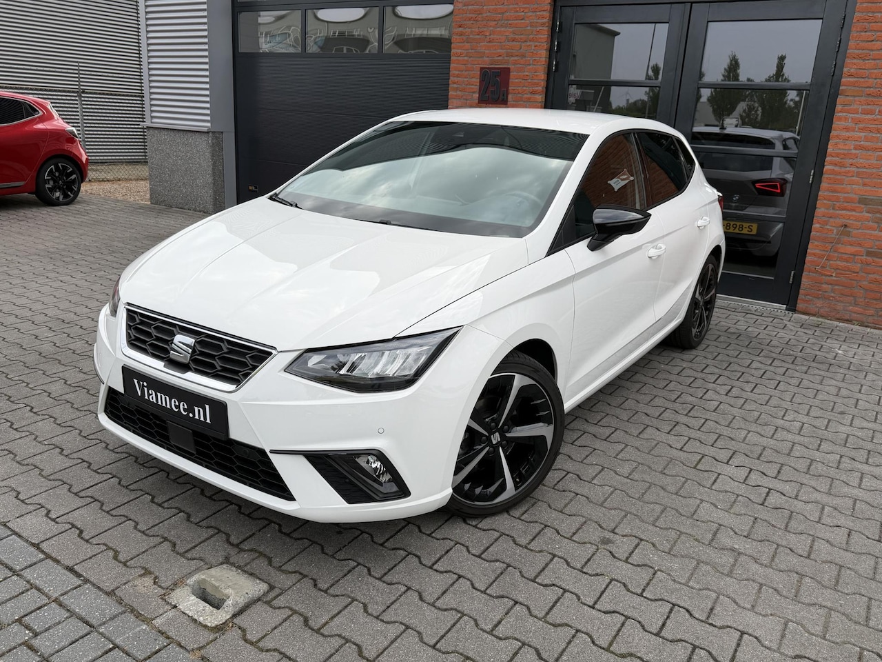SEAT Ibiza - 1.0 EcoTSI FR Business Connect | Automaat | Camera | ACC | Carplay en meer! - AutoWereld.nl