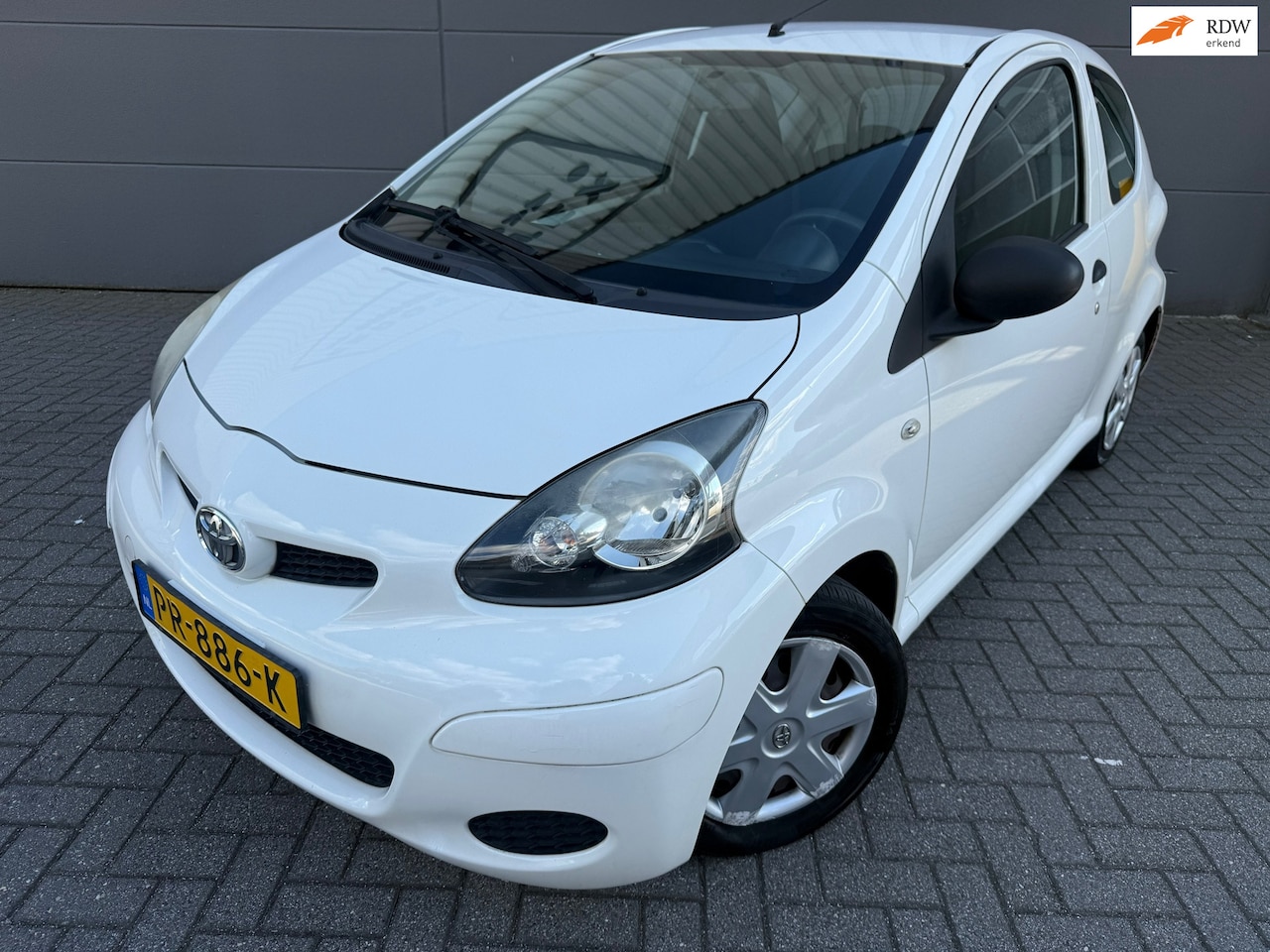Toyota Aygo - 1.0-12V Cool*APK*NAP*RIJD SCHAKEL GOED - AutoWereld.nl