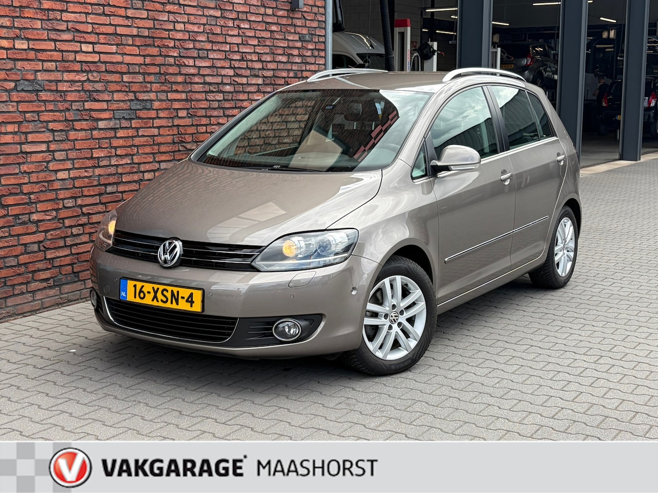 Volkswagen Golf Plus - 1.4 TSI Highline Automaat AchteruitrijCam./Alcantara/PDC/Clima/Airco/Cruise/Bluetooth - AutoWereld.nl