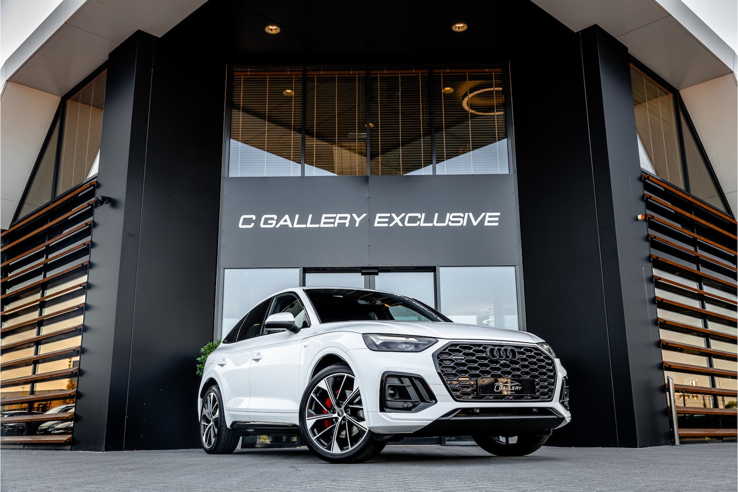Audi Q5 Sportback - 50 TFSI e S edition Competition - S Line | Panorama | RS Seats | Cruise Control | Stoelver - AutoWereld.nl