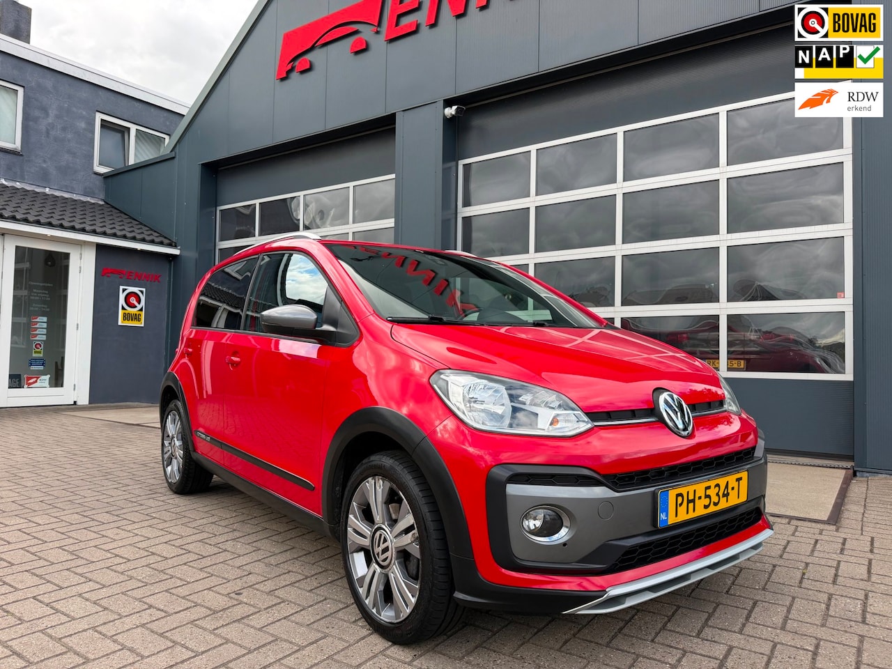 Volkswagen Up! - 1.0 BMT cross up! / Camera / Cruise / Clima / DAB / 75 PK / Zeer Kompleet ! . - AutoWereld.nl