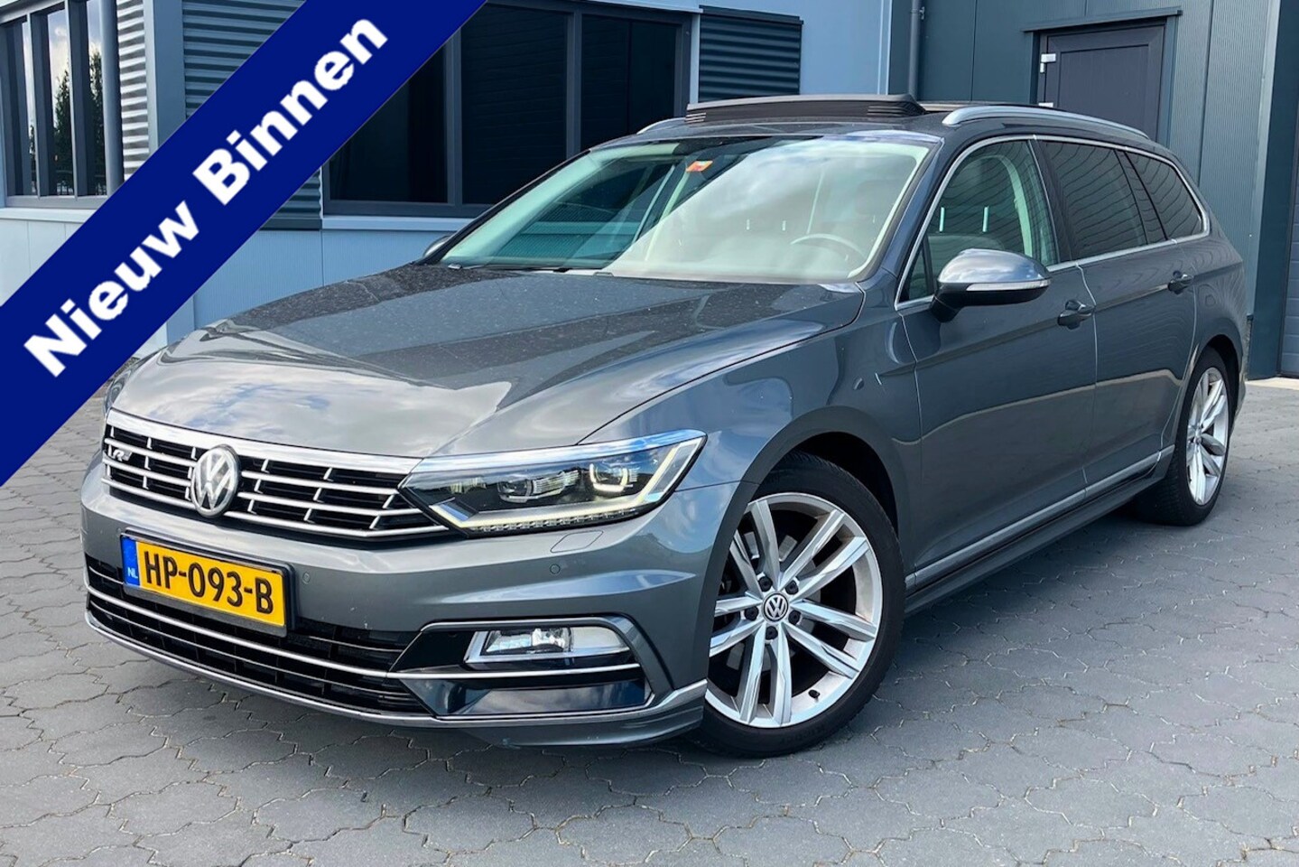 Volkswagen Passat Variant - 2.0 TDI 150pk DSG Highline Business R PANO LED DYNAUDIO TREKHAAK VIRTUAL - AutoWereld.nl