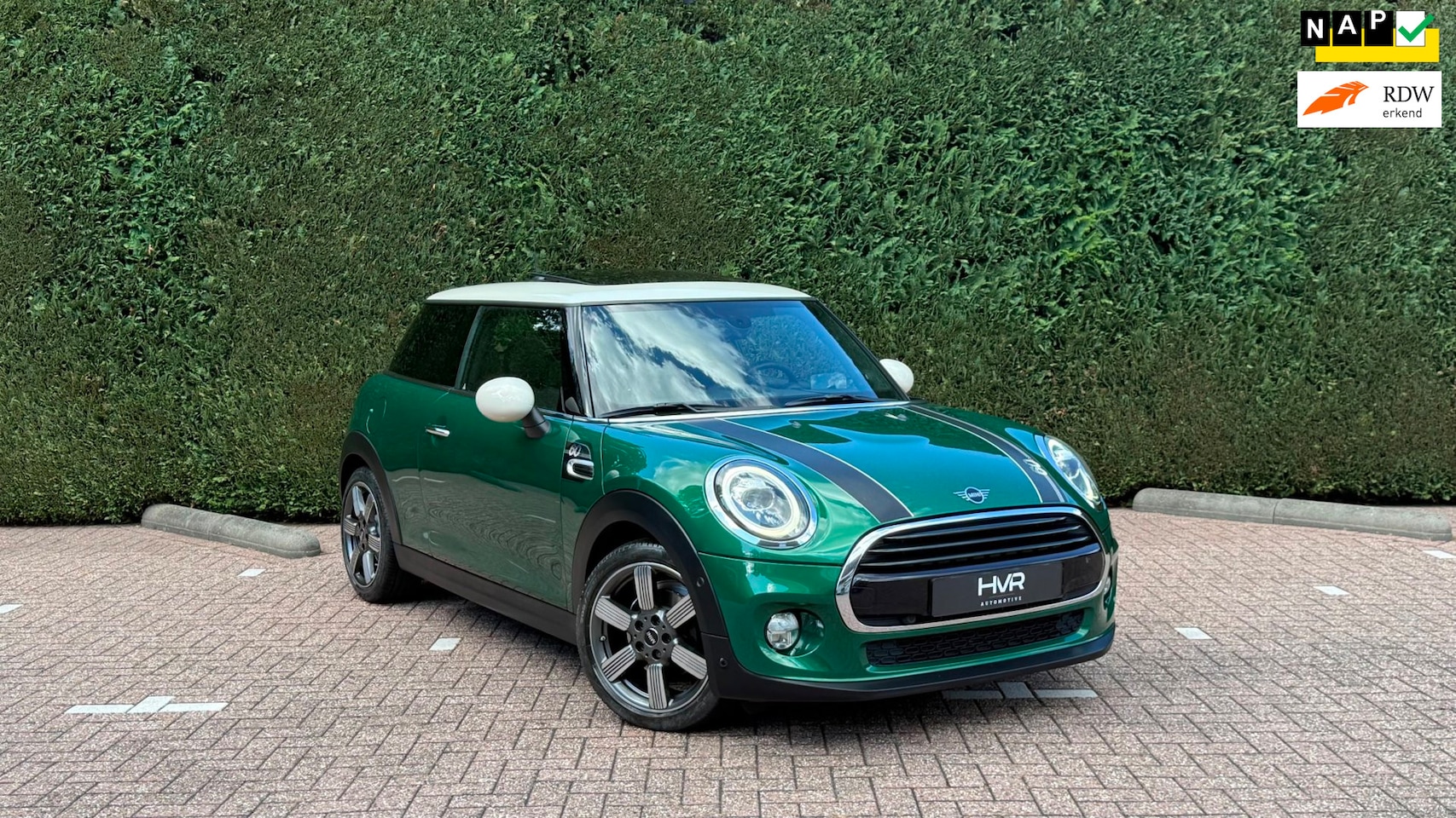 MINI 3-Deurs - 1.5 Cooper 60 Years Edt. | Pano | HUD | H/K | Leer | Carplay | Keyless | NL Auto | Dealer - AutoWereld.nl