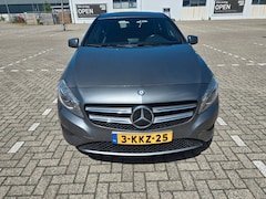 Mercedes-Benz A-klasse - 180 Ambition 4U3 ORIJIENELE NL AUTO KM IS 152000 NAP NAVIGATIE VOL MAP VOOR EN ACHTER PARKEERSENSÖREN VOL O