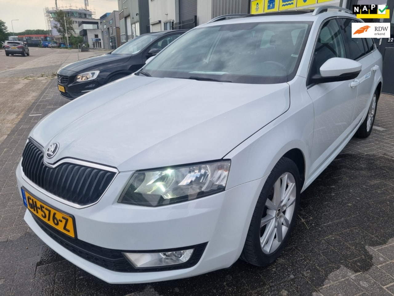 Skoda Octavia Combi - 1.6 TDI Ambition Businessline 1.6 TDI Ambition Businessline - AutoWereld.nl