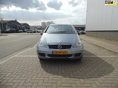 Mercedes-Benz A-klasse - 150 Classic met airco trekhaak automaat back niet 100%