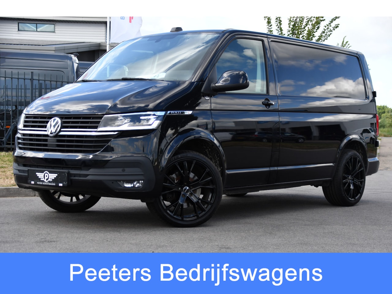 Volkswagen Transporter - 2.0 TDI L1H1 30 Bulli Virtual, Adaptieve Cruise, Camera, Carplay, LED, Automaat, Sensoren, - AutoWereld.nl