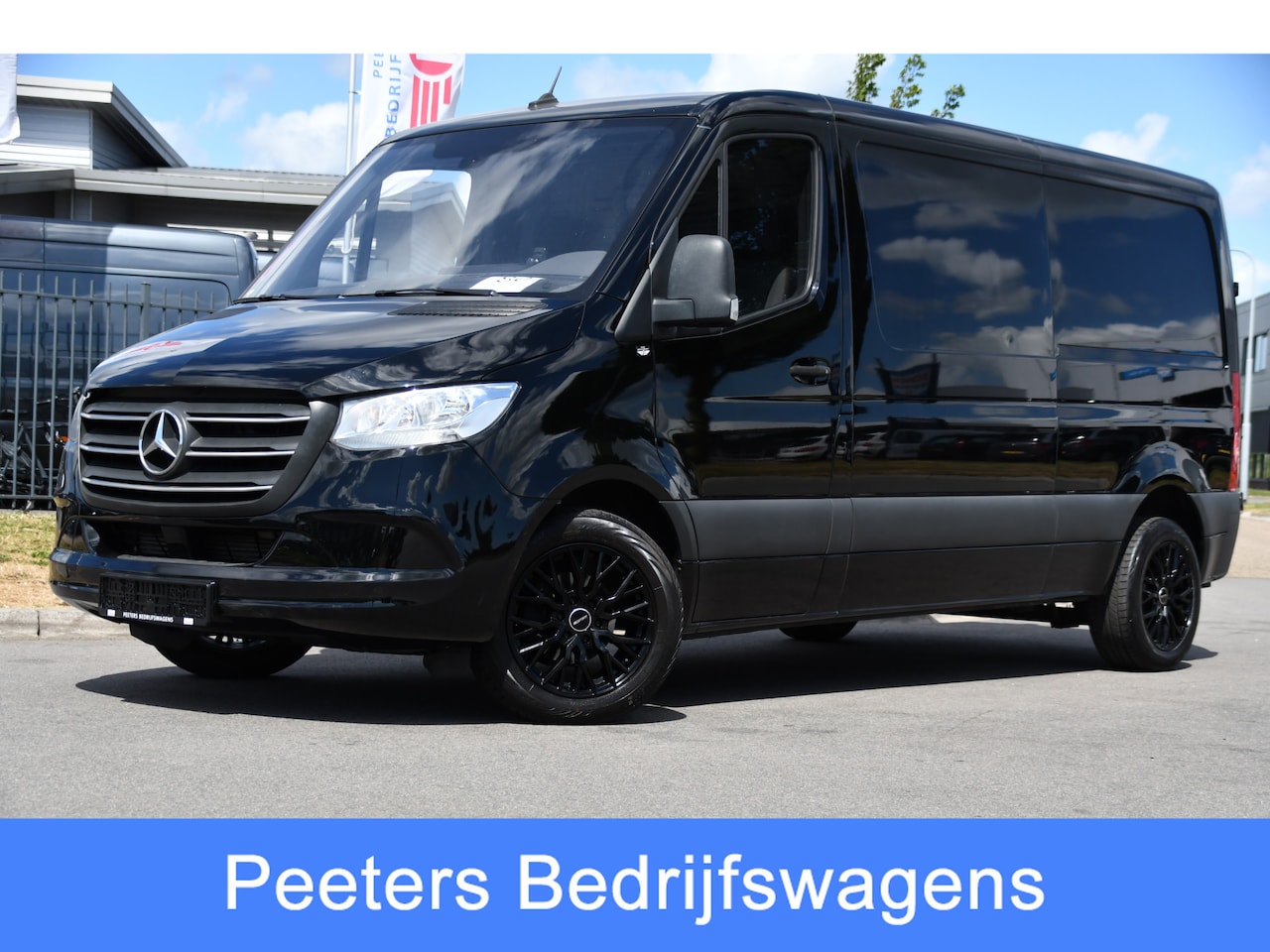 Mercedes-Benz Sprinter - 314 2.2 CDI L2H1 Black Edition Camera, Cruise, Carplay, Multimedia, Airco, Trekhaak, 143pk - AutoWereld.nl