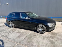 BMW 3-serie Touring - 320d Upgrade Edition Automaat / Clima