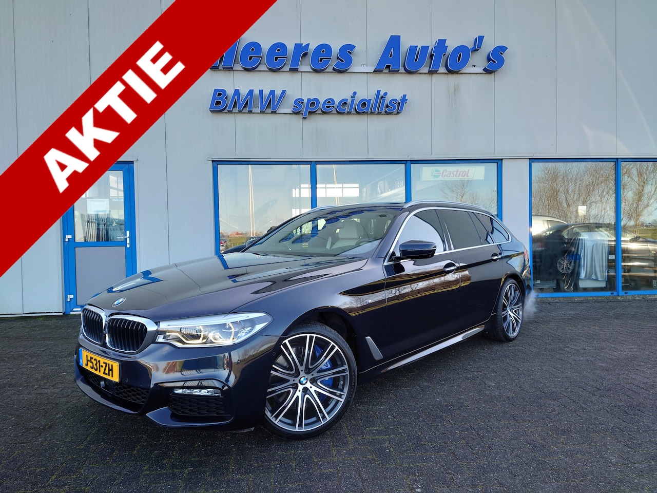 BMW 5-serie Touring - 540i xDrive High Executive M-Sport / Head-up / H-K / Panodak / Comfortpakket / Bomvol - AutoWereld.nl
