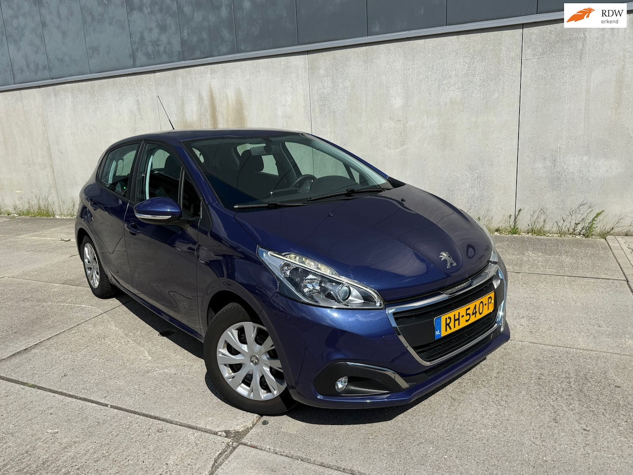 Peugeot 208 - 1.2 PureTech Blue Lion Volledig onderhouden Airco Navigatie - AutoWereld.nl