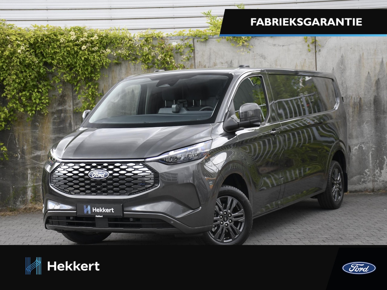 Ford Transit Custom - E-Transit 340 L2H1 Limited 65 kWh 218pk Automaat 360° CAM. | 17''LM | ADAPT. CC | DODE HOE - AutoWereld.nl