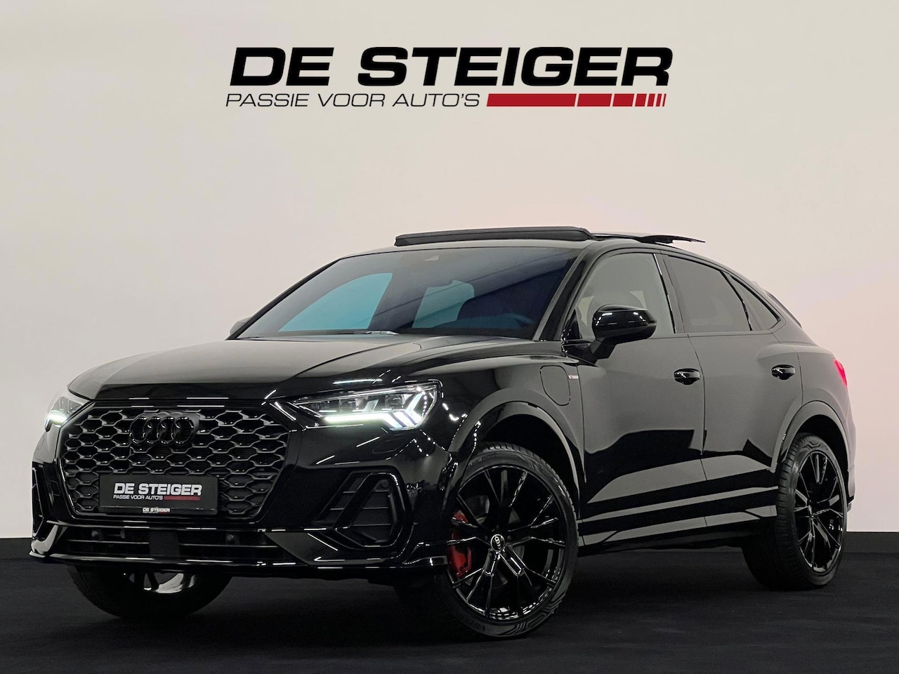 Audi Q3 Sportback - 45 TFSI e 3 x S-line Pano Sfeer Keyless Camera - AutoWereld.nl