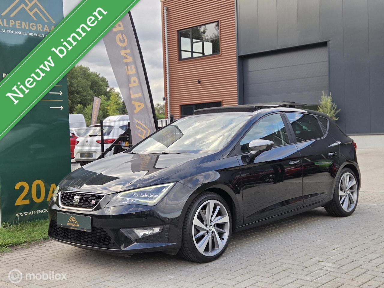SEAT Leon - 1.8 TSI FR Automaat |Pano|Led|Leder| - AutoWereld.nl