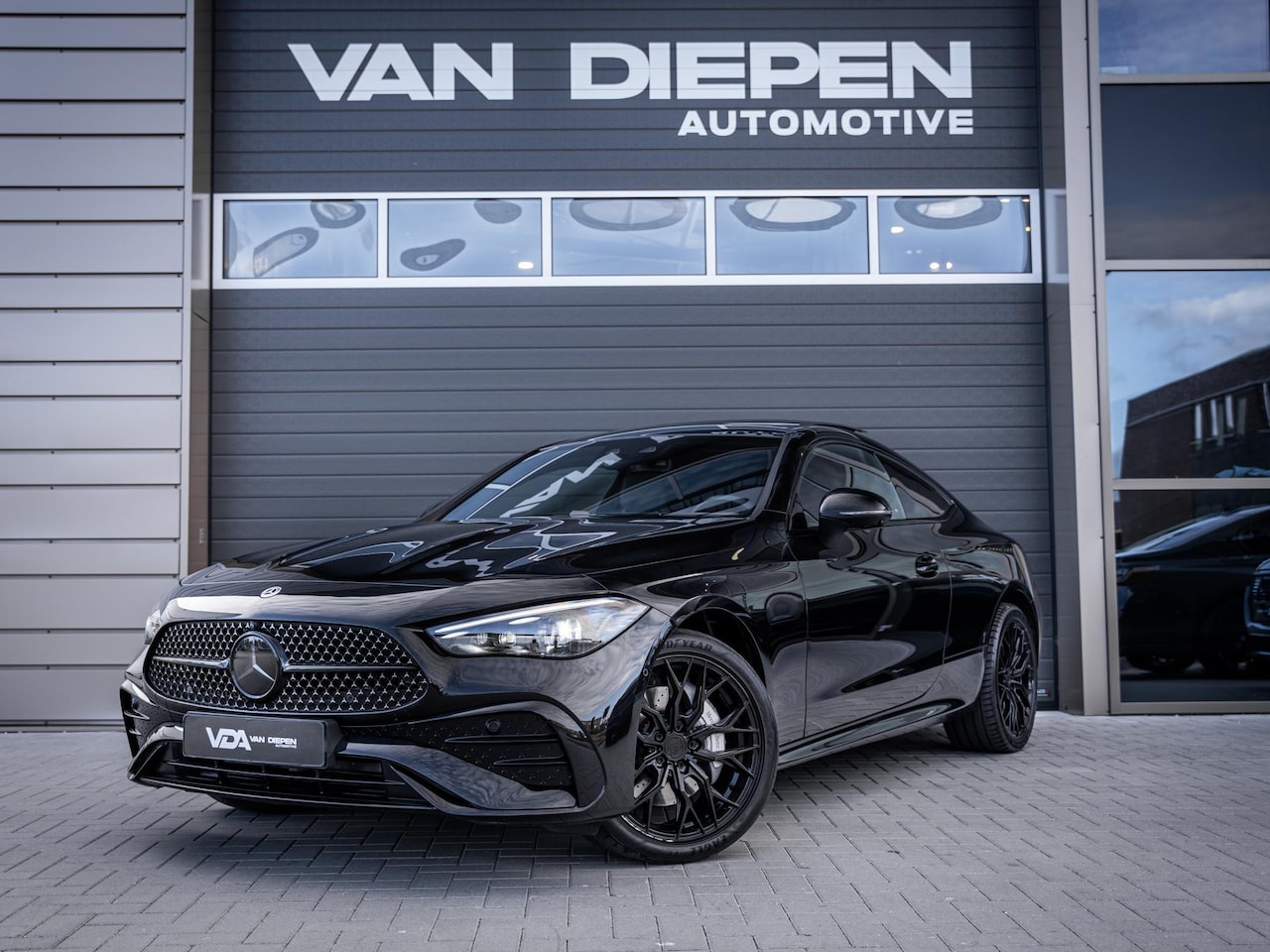 Mercedes-Benz CLE Coupé - 300 e AMG Line - Pano l Burmest. l Memory l 360cam - AutoWereld.nl