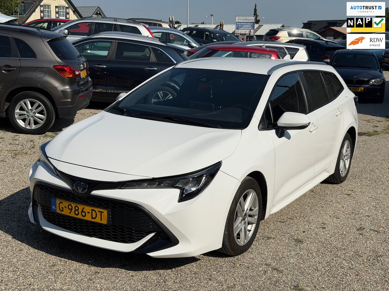 Toyota Corolla Touring Sports - 1.8 Hybrid Active Adaptief Cruise Camera Carplay Nette Auto - AutoWereld.nl