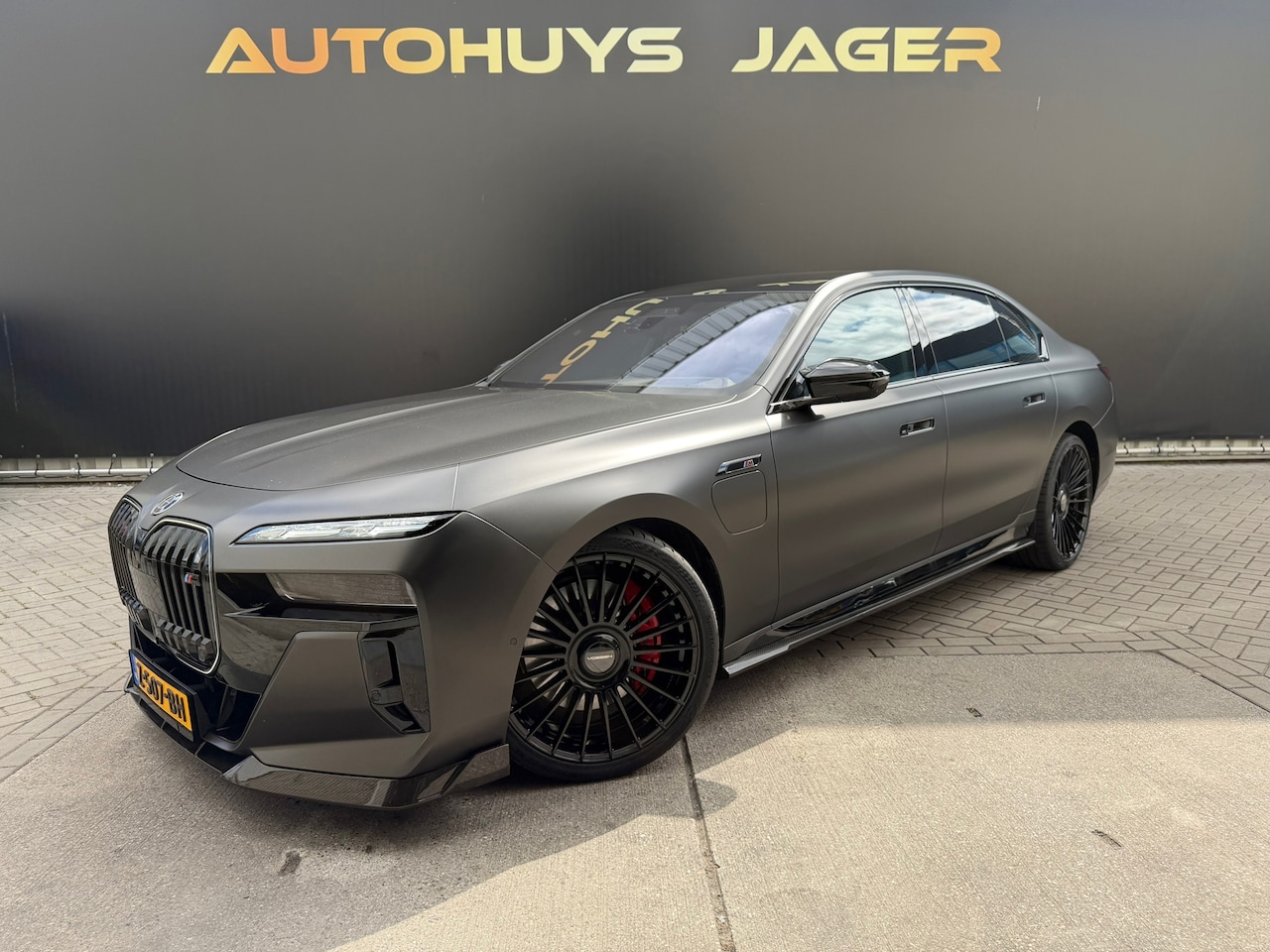 BMW 7-serie - M760e xDrive Carbon M-Sport B&W Hud Vossen Carplay - AutoWereld.nl
