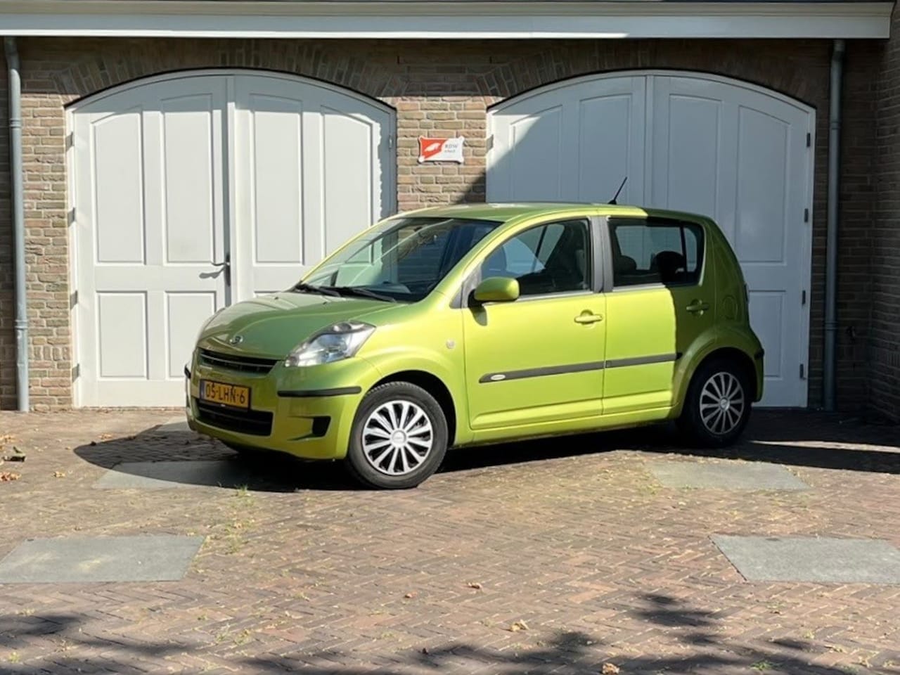Daihatsu Sirion 2 - 1.3-16V Sense Nette auto - AutoWereld.nl