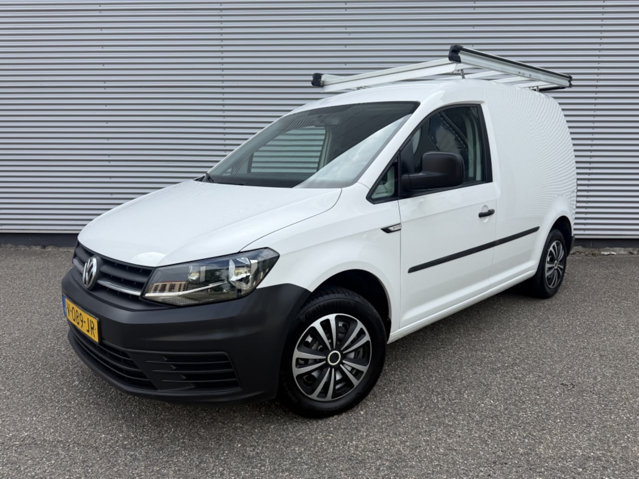 Volkswagen Caddy - 2.0 TDI L1H1 BMT Tr. 105PK NAP Cruise Airco Trekhaak Imperiaal Euro6 PDC - AutoWereld.nl
