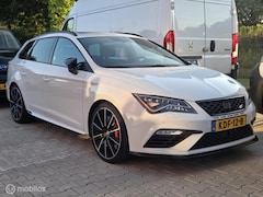 SEAT Leon ST - 2.0 TSI CUPRA 300 |PANO|CARPLAY|Brembo|Dealer onderhouden|