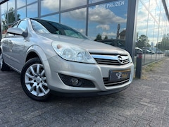 Opel Astra - 1.6 Temptation