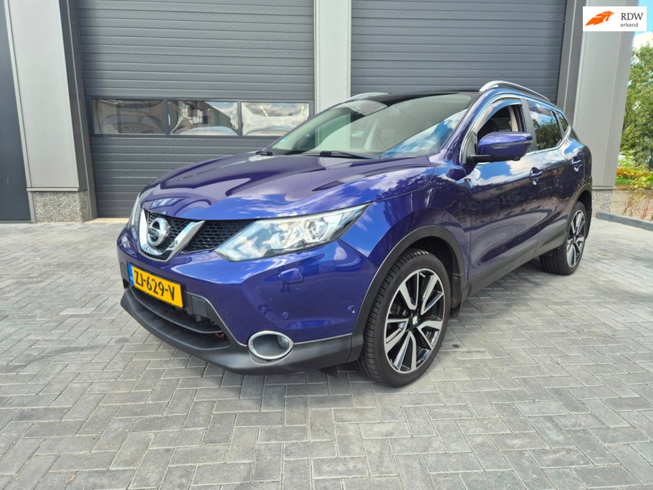 Nissan Qashqai - 1.2 Tekna Pano Trekhaak - AutoWereld.nl