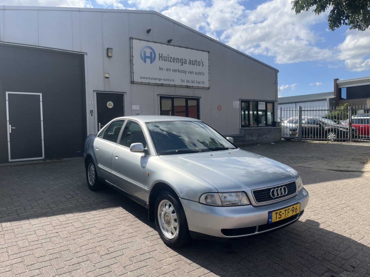 Audi A4 Limousine - 1.6 Advance| Sedan| - AutoWereld.nl